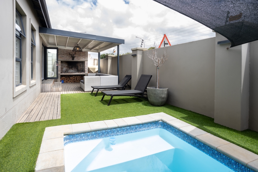 3 Bedroom Property for Sale in Sonkring Western Cape